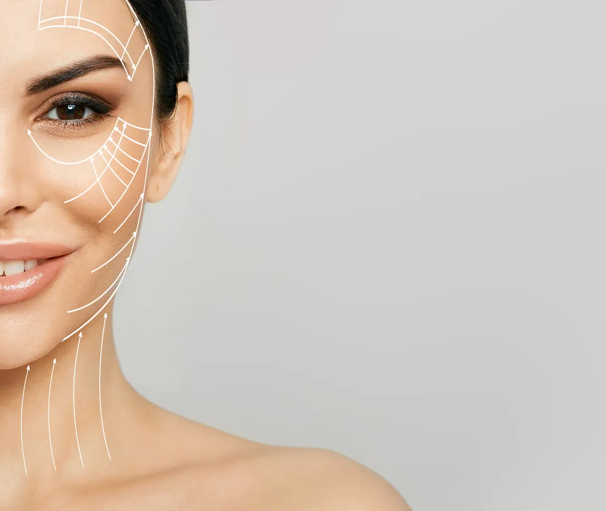 Visage et cou avec tracés illustrant le redessin de l’ovale